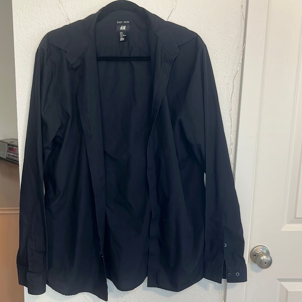 * Free Gift W Purchase * H&M basic black button-down. Size large.